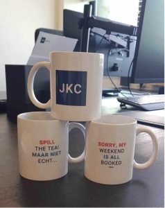 Mokken bedrukt met het JKC Media-logo
